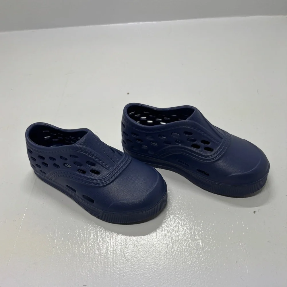 OshKosh B’gosh Raye Kids Clogs Water Shoes Blue Slip On Size 6 Lightweight